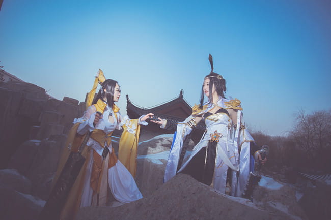 剑侠情缘网络版叁 雪河藏剑成女&秦风纯阳成女 cosplay图片(1)