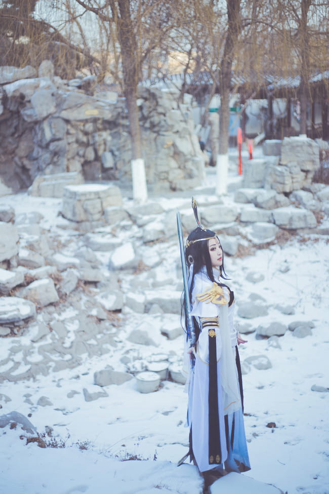 剑侠情缘网络版叁 雪河藏剑成女&秦风纯阳成女 cosplay图片(1)