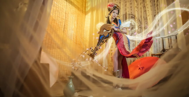 春江花月照人生无穷 弦音流转听山河入梦