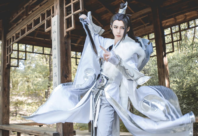 不昧本来，太虚明月流辉过