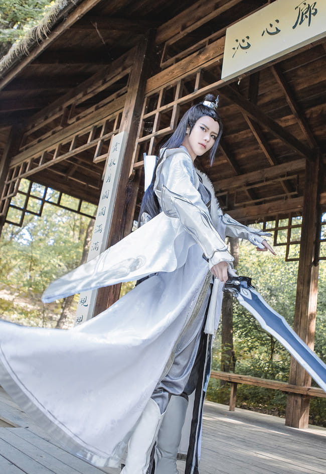 不昧本来，太虚明月流辉过