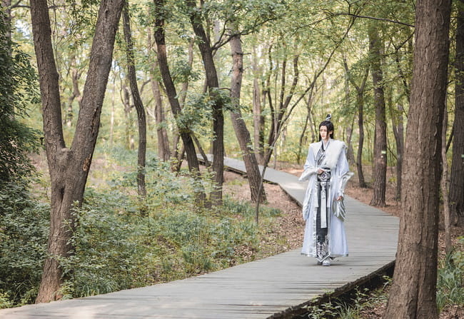 不昧本来，太虚明月流辉过