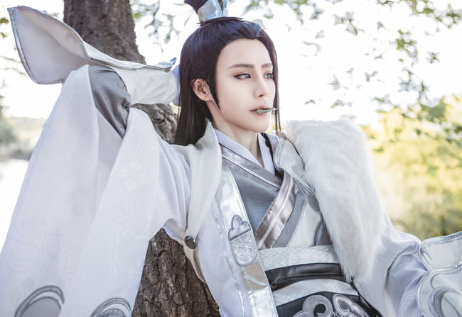 不昧本来，太虚明月流辉过