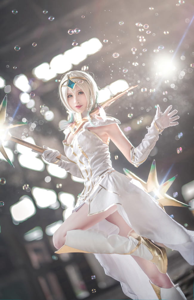 英雄联盟 关辉女郎拉克丝 大元素使 cosplay