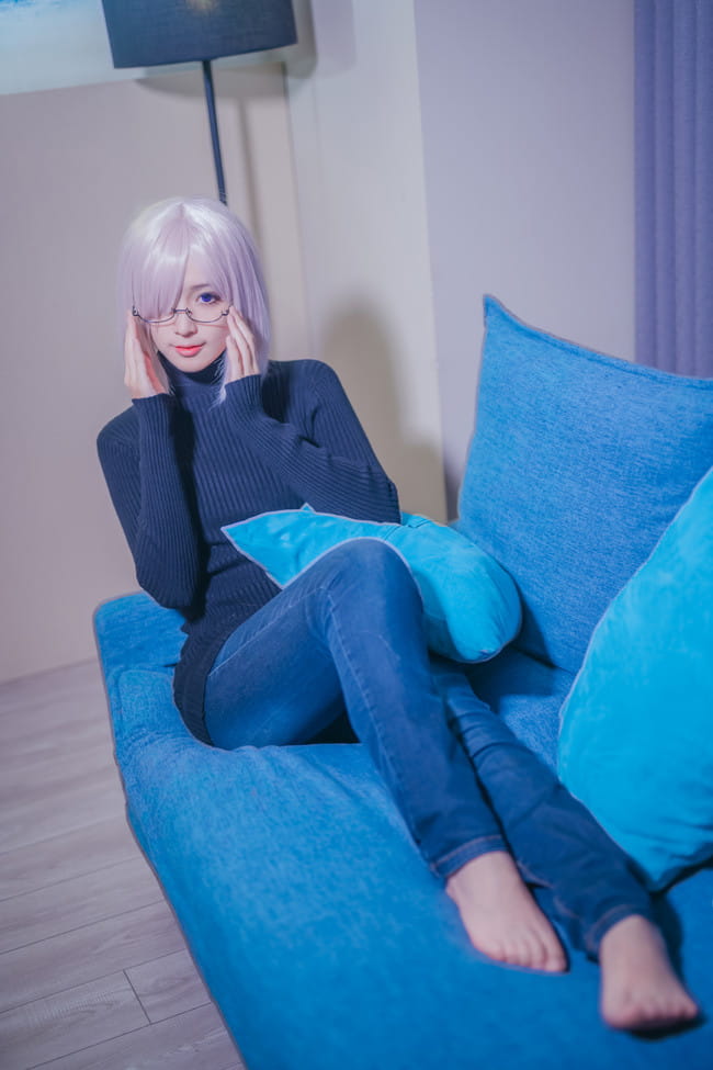 【cos正片】不来一起枕头大战嘛？