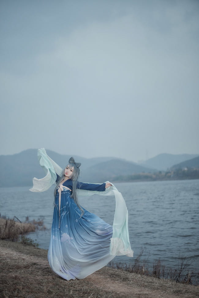 VOCALOID 洛天依 言和 乐正绫 cosplay