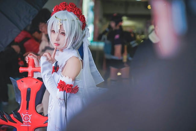 理想乡场照德莉莎月下初拥