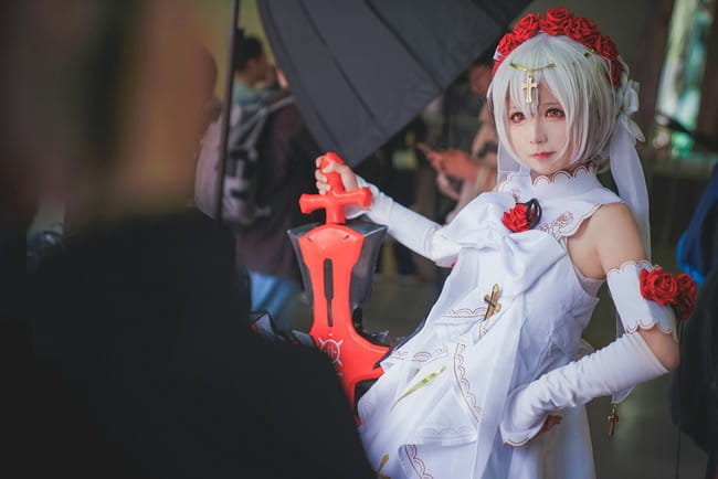 理想乡场照德莉莎月下初拥