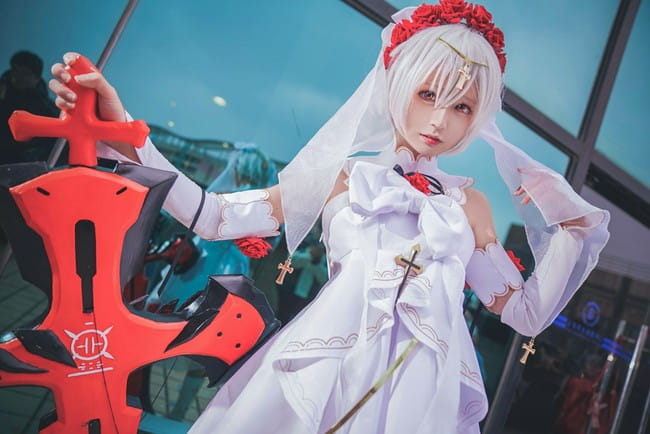 理想乡场照德莉莎月下初拥