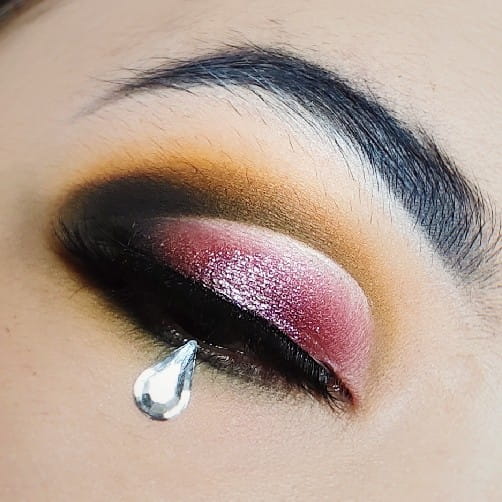 【化妆教程】CUT CREASE教程