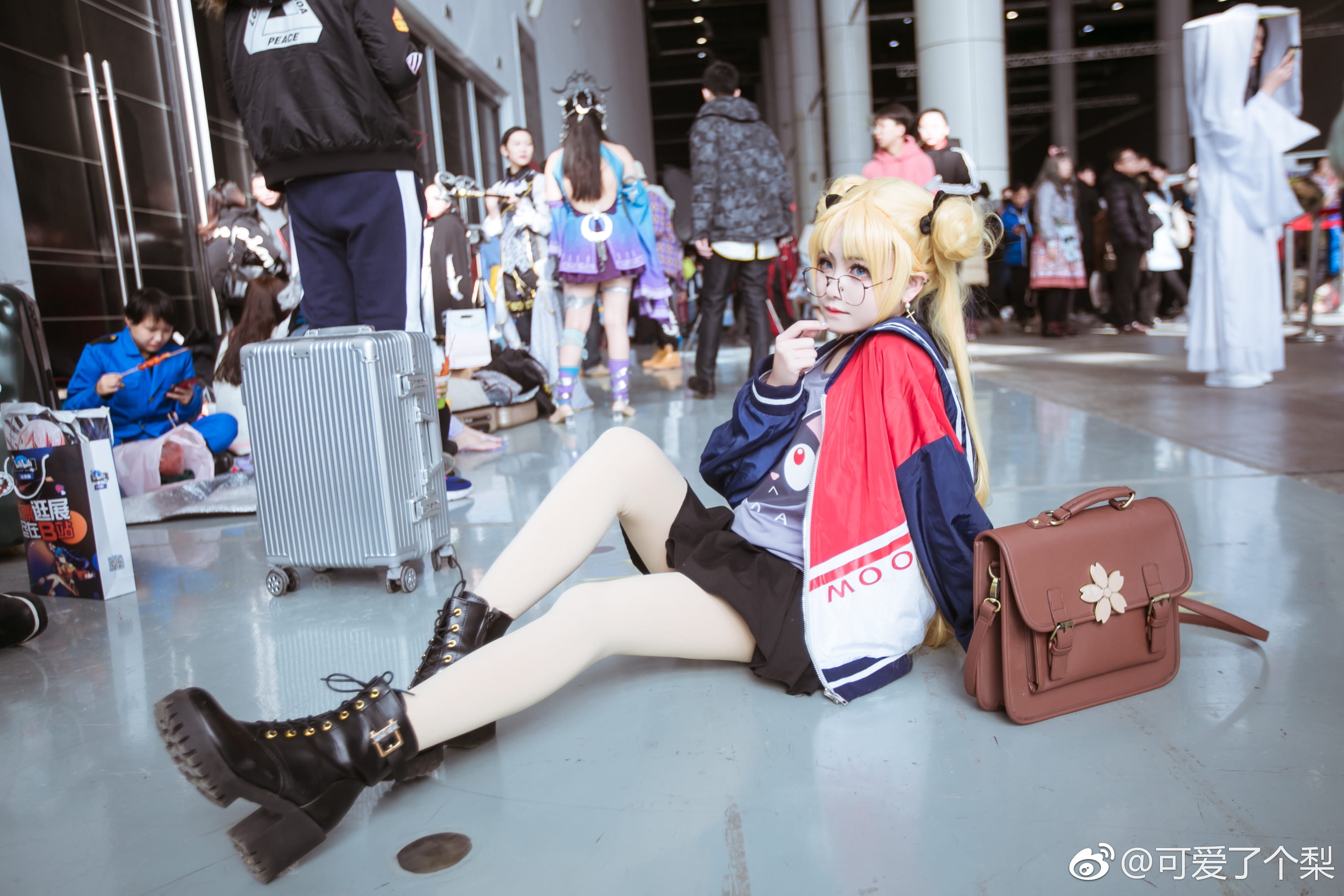 美少女战士COSPLAY 代表月亮消灭你