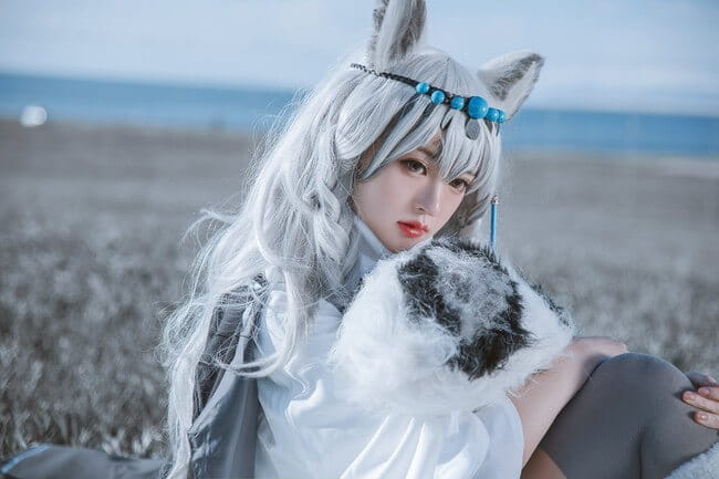 明日方舟初雪COS图